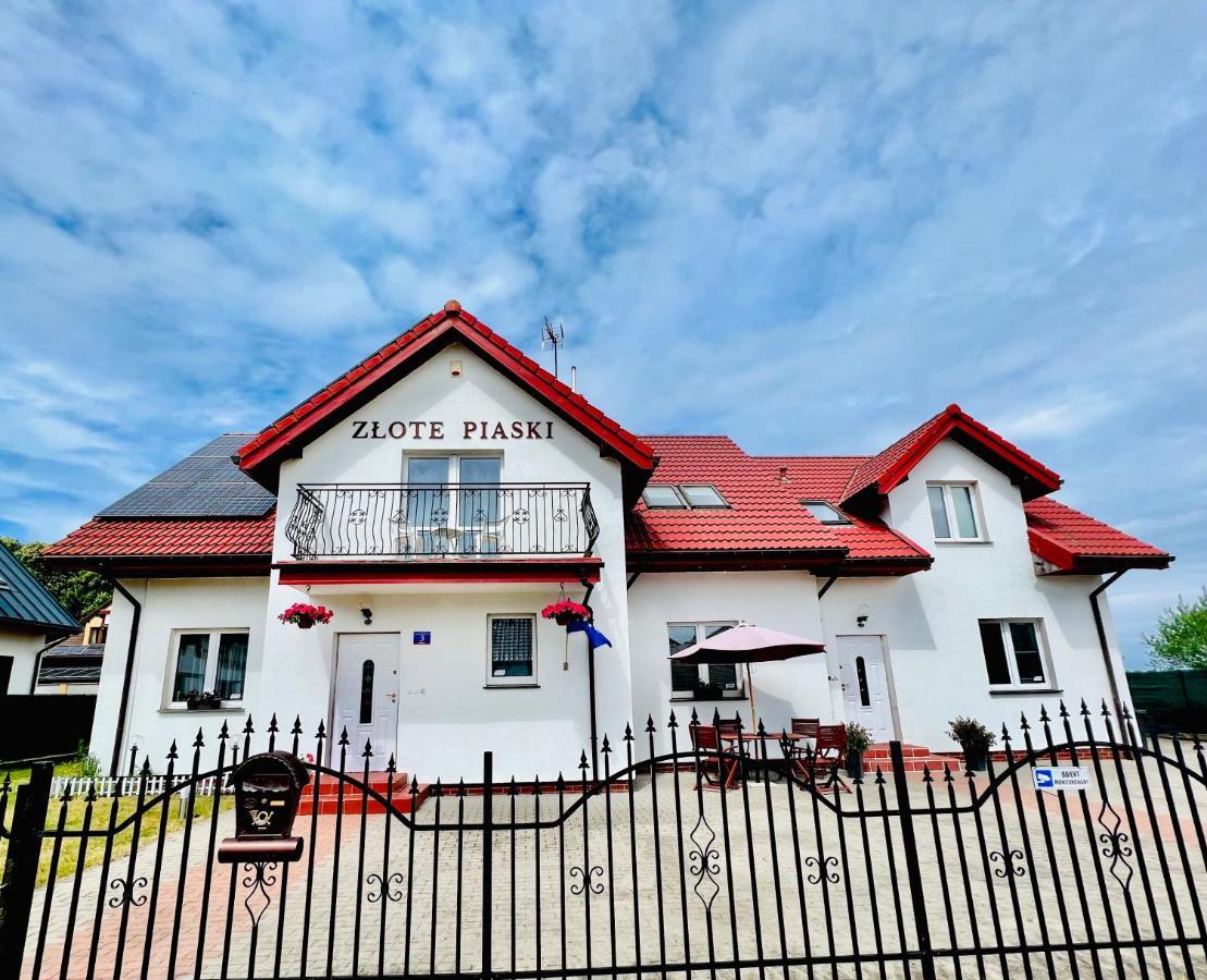 Zlote Piaski Darlowo Bagian luar foto